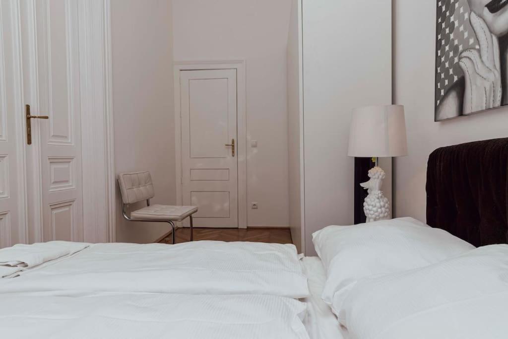 Modern Stylish Comfortable 2 Bedroom Apartment Vienna Exterior photo